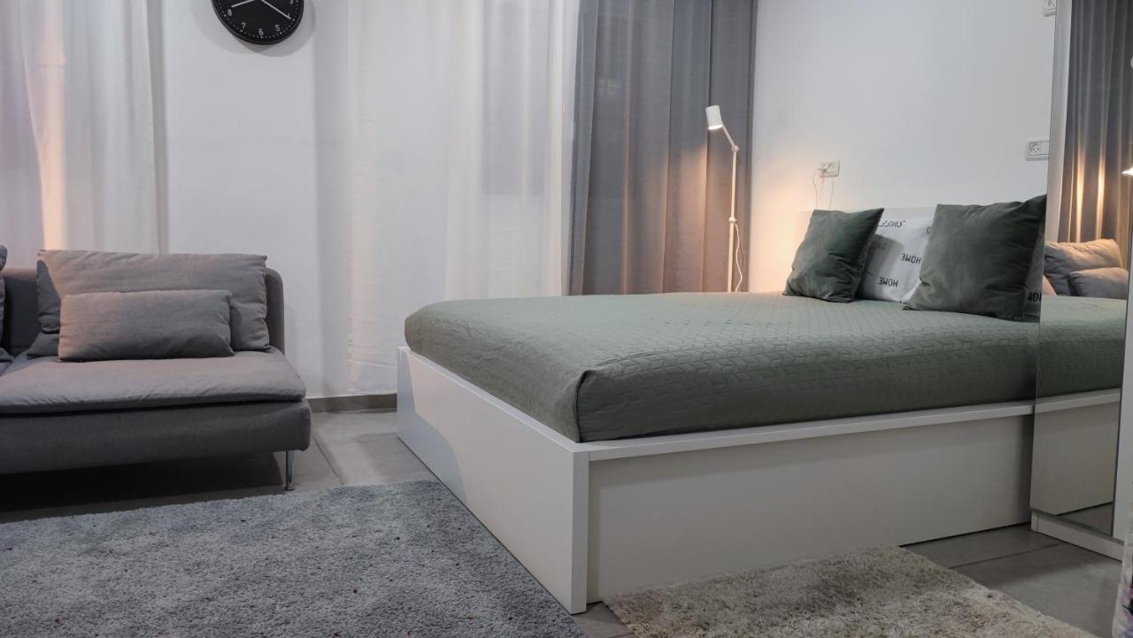 Studio Apartment 12 Minutes From Bahai'S Garden Haifa Exterior foto