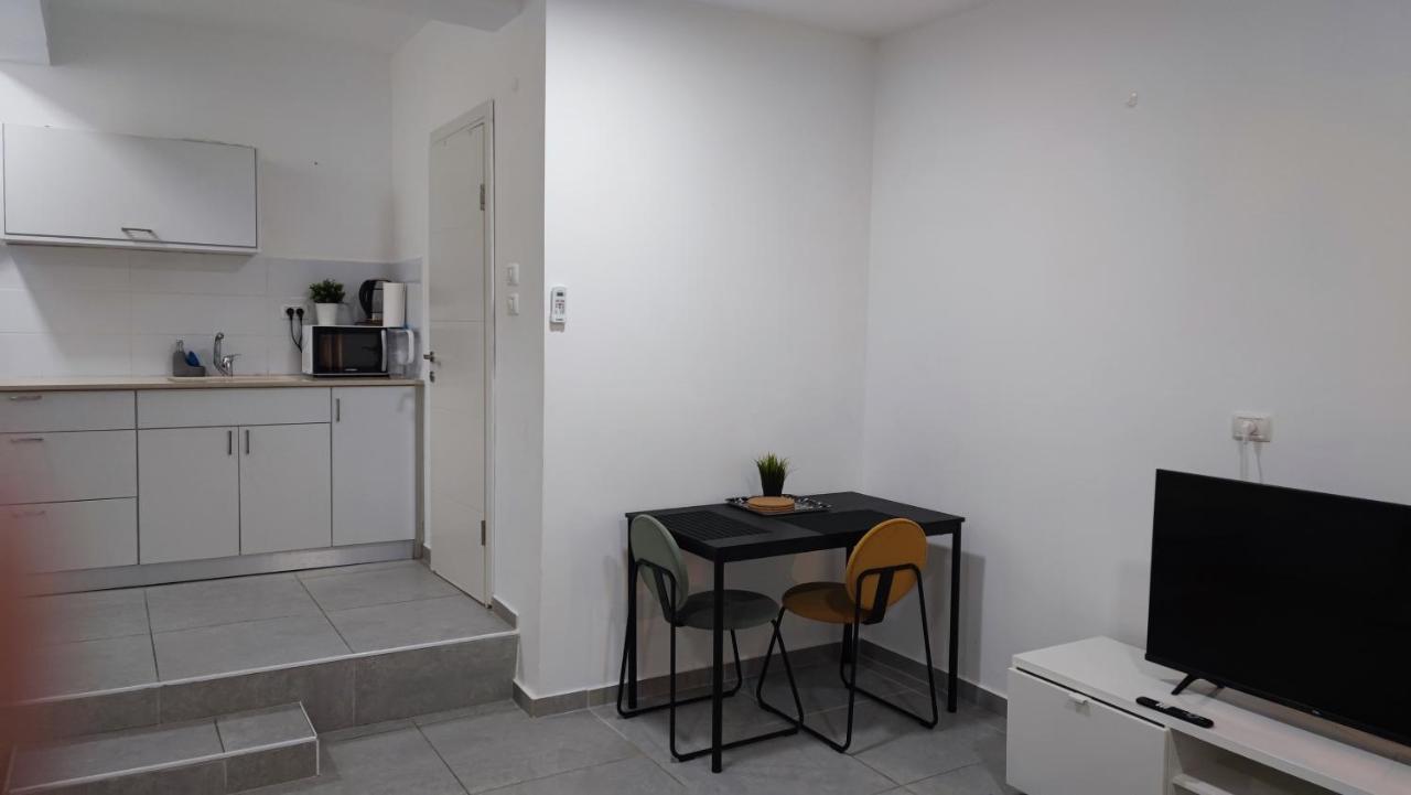 Studio Apartment 12 Minutes From Bahai'S Garden Haifa Exterior foto